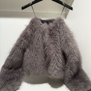 Cropped Faux fur jacket